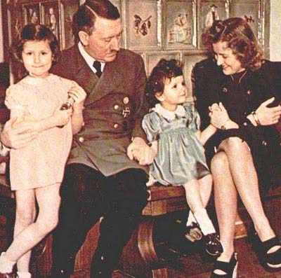 Хитлер и Ева Браун с предполагаемите им деца.